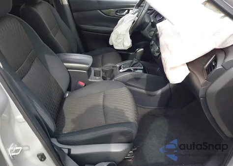 2017 Nissan Rogue Sv z USA, uszkodzony, nr VIN 5N1AT2MV4HC781625